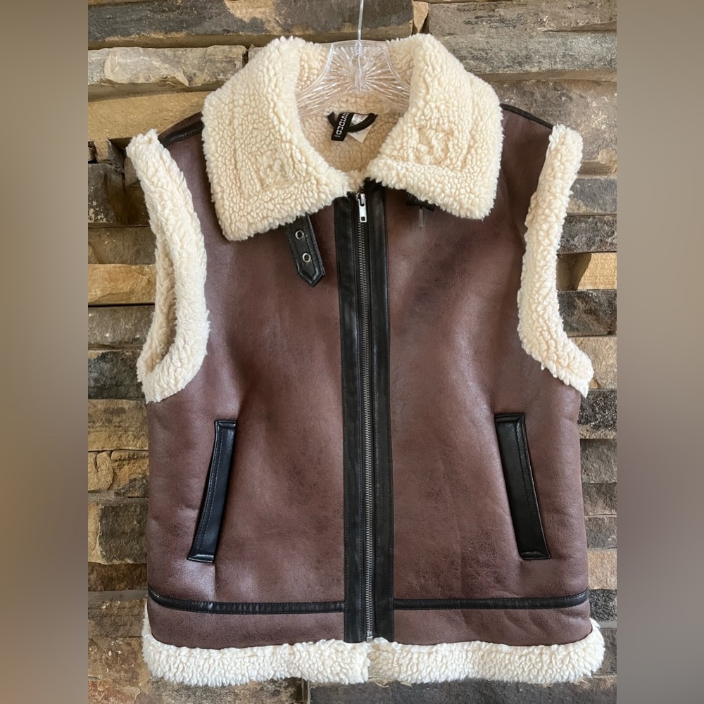 Divided Faux Fur Faux Lining Vest